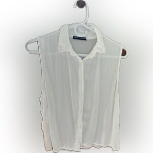 Brandy Melville White Cropped Sleeveless Button-up Shirt